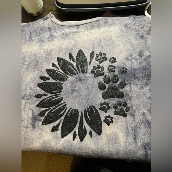 I made the print on the back, I love the shirt just doesn’t fit anymore! - Picture 5 of 5